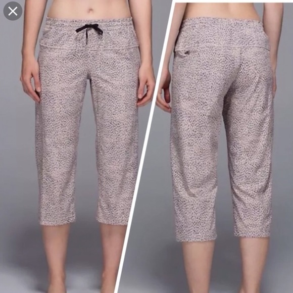 Lululemon Light Pink Capris Step Lively Crop - Picture 5 of 5